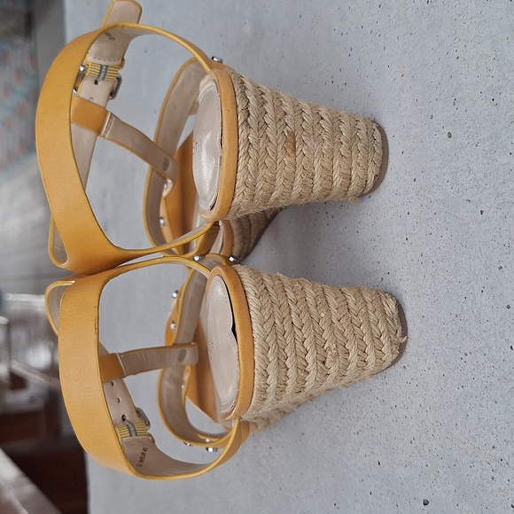 Via Spiga Mustard Yellow Studded Strappy Wedges Espadrilles - Size 10 - Picture 3 of 9